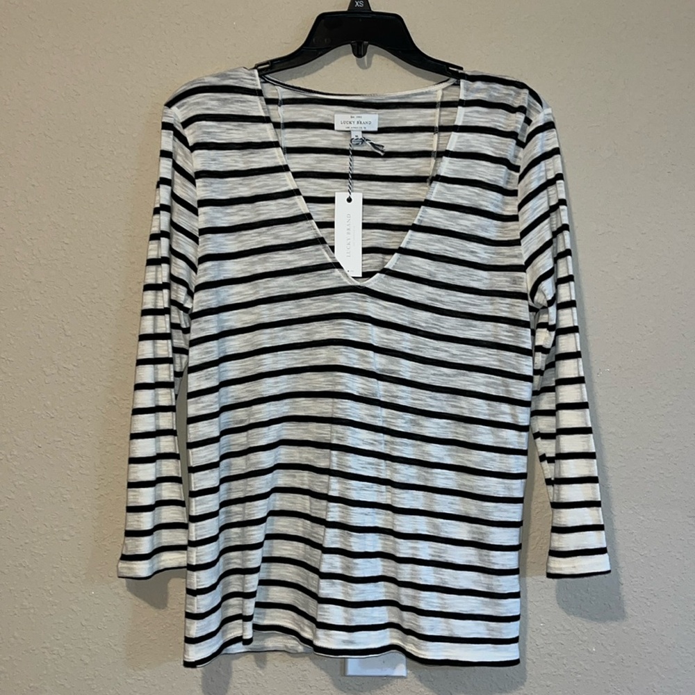 NWT LUCKY BRAND Women’s long sleeve top with bows Size M
